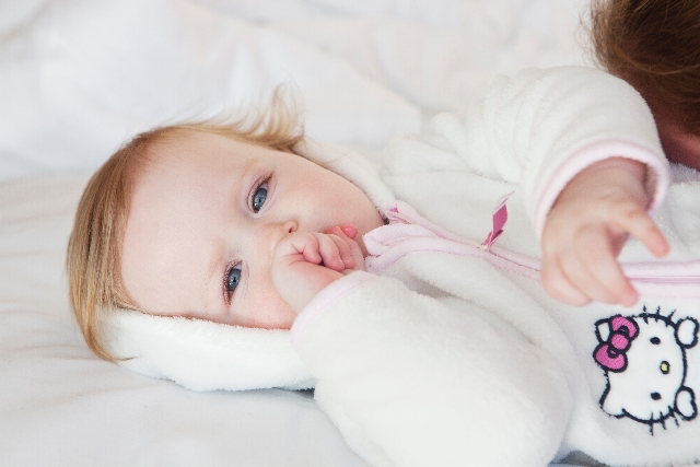 赤ちゃんの冬の服装 寝る時は スリーパーや靴下は 子育て小町